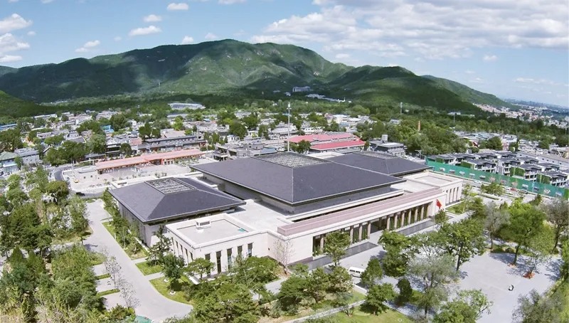 弘扬伟大革命精神